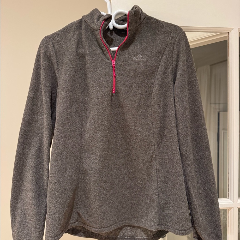 Women’s gray quarter zip fleece sweater (L)